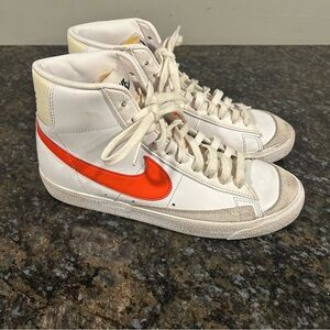 Nike Blazer Mid ‘77 Men’s Size 7 Orange white Sneakers Shoes